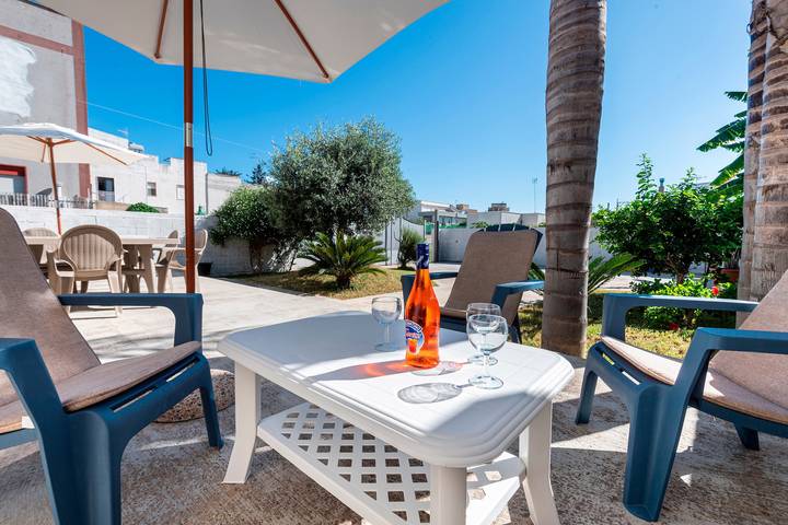 Villa Mazara near the sea with garden and air conditioning in Mazara del Vallo, Mazara del Vallo Region