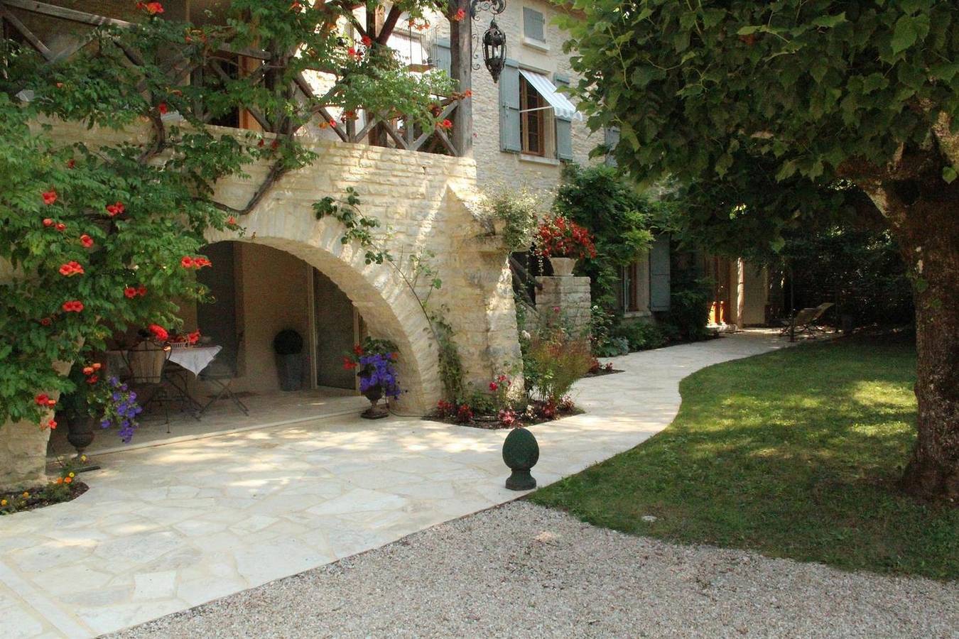 Gîte pour 2 Personnes dans Saint-Médard, Lot