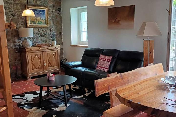 Gîte pour 5 personnes, avec jardin, adapté aux familles à Antichan