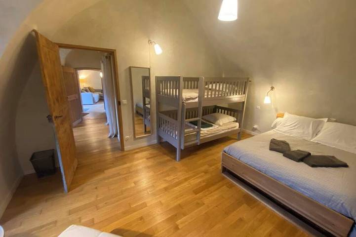 Gîte pour 7 personnes, avec jardin et sauna ainsi que piscine et jacuzzi à Saint-Beauzély - 4