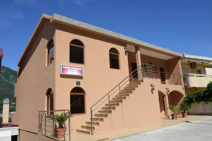 Maison d’hôte pour 3 personnes, avec vue et terrasse