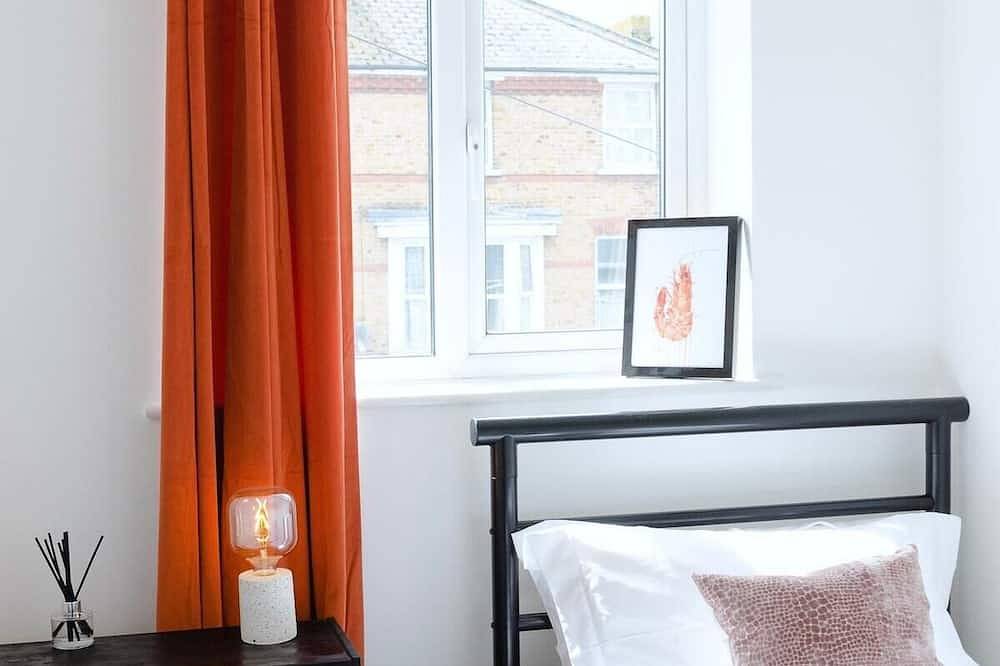 Chic Beach Getaway (sleeps 6) - 4 mins to beach in Botany Bay, Kent
