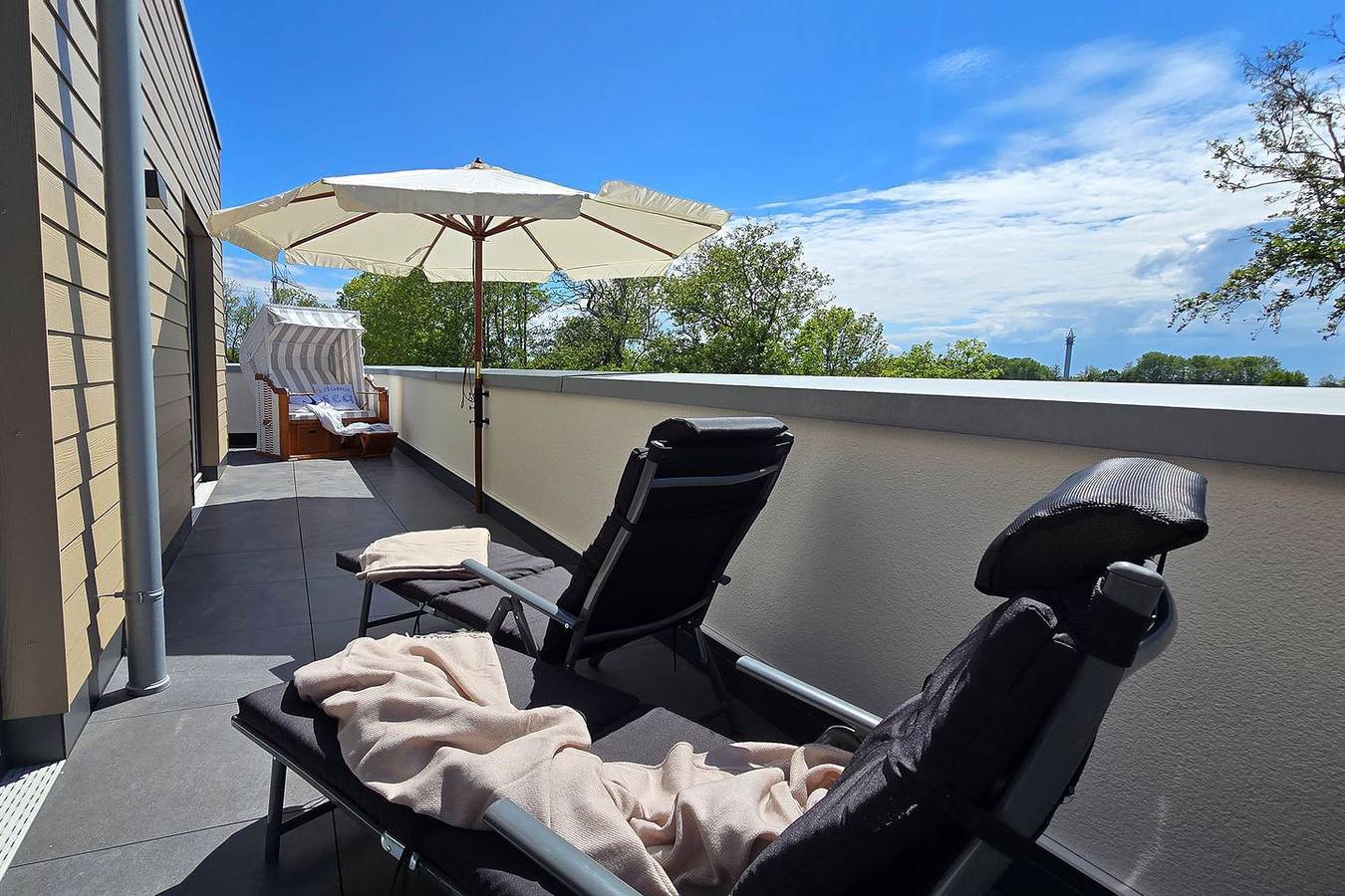 Apartamento entero, Strandgut 49 – Penthouse mit Weitblick. Sauna. Dachterrasse. Exklusiv. in Tossens, Butjadingen