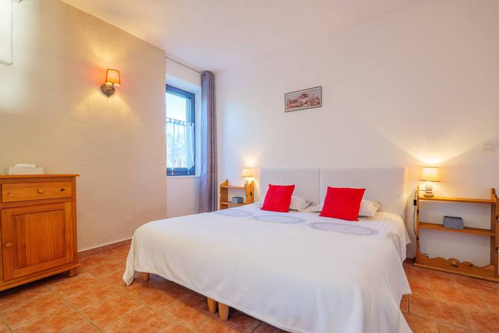 Chambre d’hôte pour 2 personnes, avec jardin en Ardèche