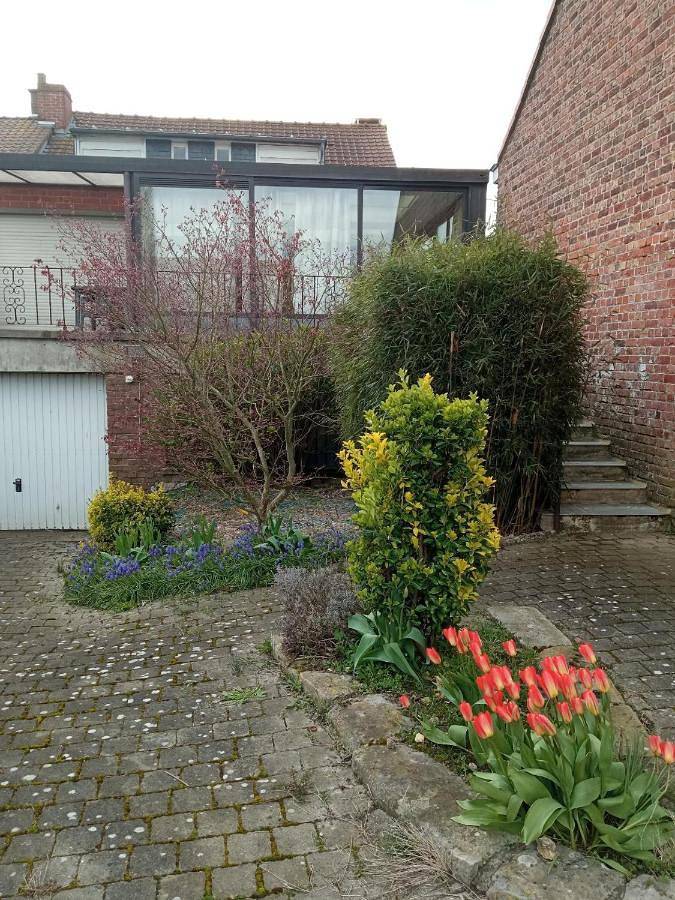 Gîte pour 5 personnes, avec Balcon ainsi que Terrasse et Jardin à Méteren