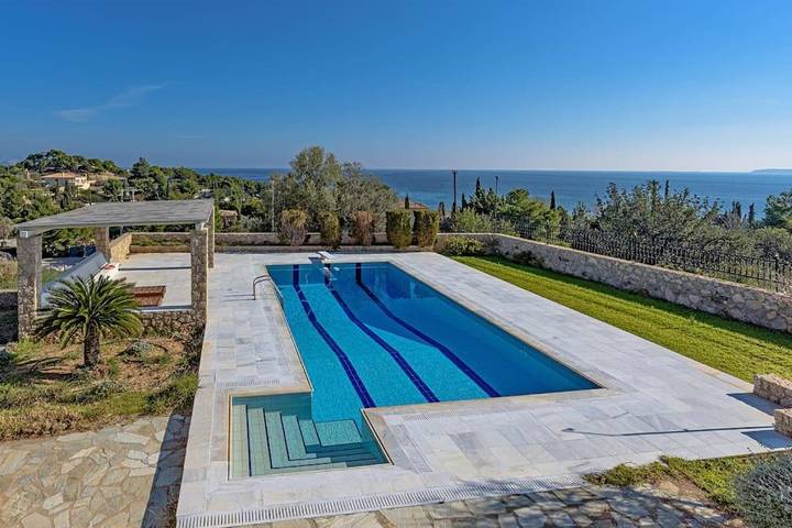 Location de vacances pour 12 personnes, avec jardin ainsi que vue et piscine à Porto Heli - 4