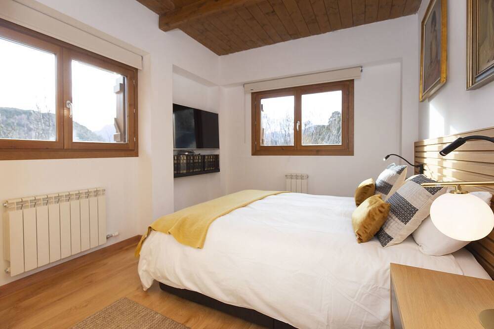 Casa Vity by Bevalle in Panticosa (Ski), Panticosa