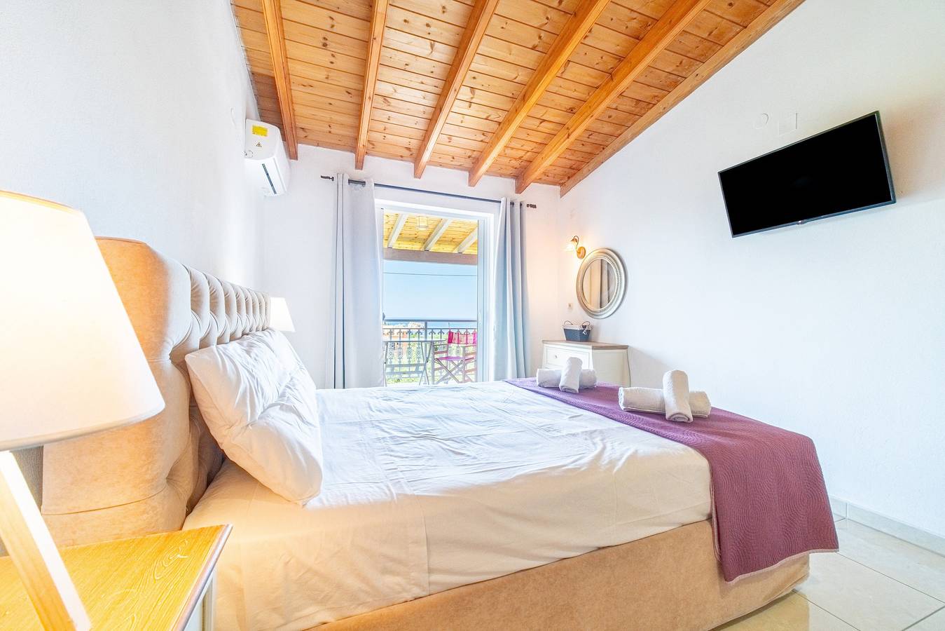 Entire studio, Studio Apartment 'Arianna Deluxe Studio 20' with Sea View, Shared Pool & Wi-Fi in Paleokastritsa, Corfu