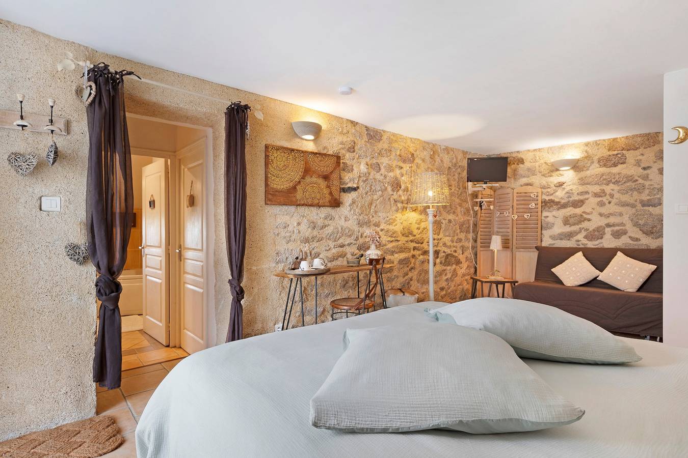 Chambre d’hôtes « Chambre Bonheur » avec jardin partagé et Wi-Fi in Saint-Malô-du-Bois, Vallée de la Loire