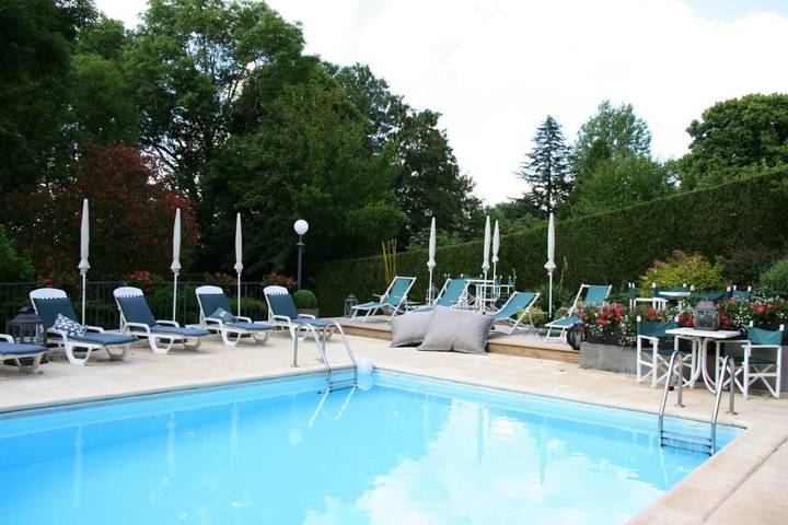 Hôtel pour 2 personnes, avec jacuzzi et jardin ainsi que piscine et terrasse