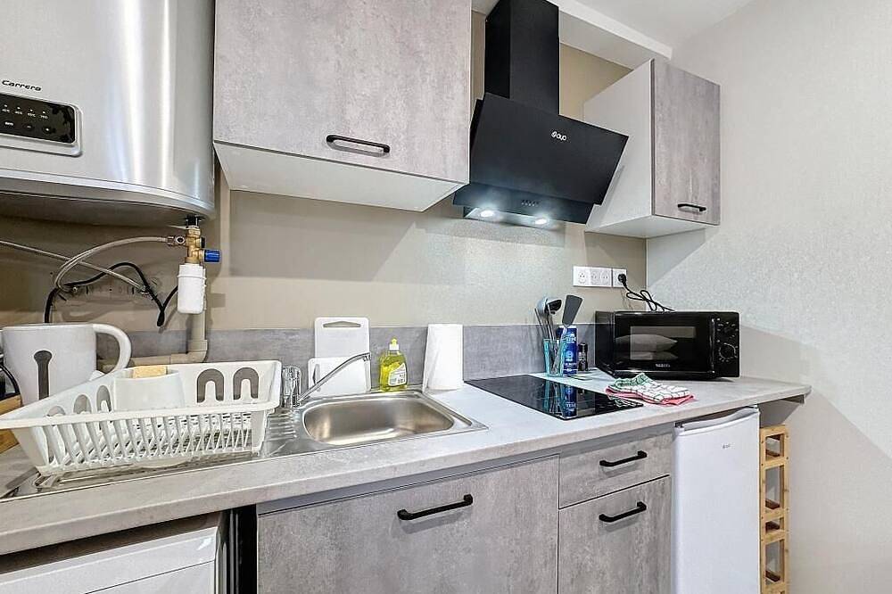 Entire apartment, Brand-new 4-person apartment N°1 in Riom, Riom region