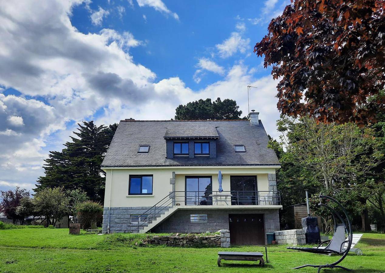 Maison au bord de l'eau in Baden, Côte des Mégalithes