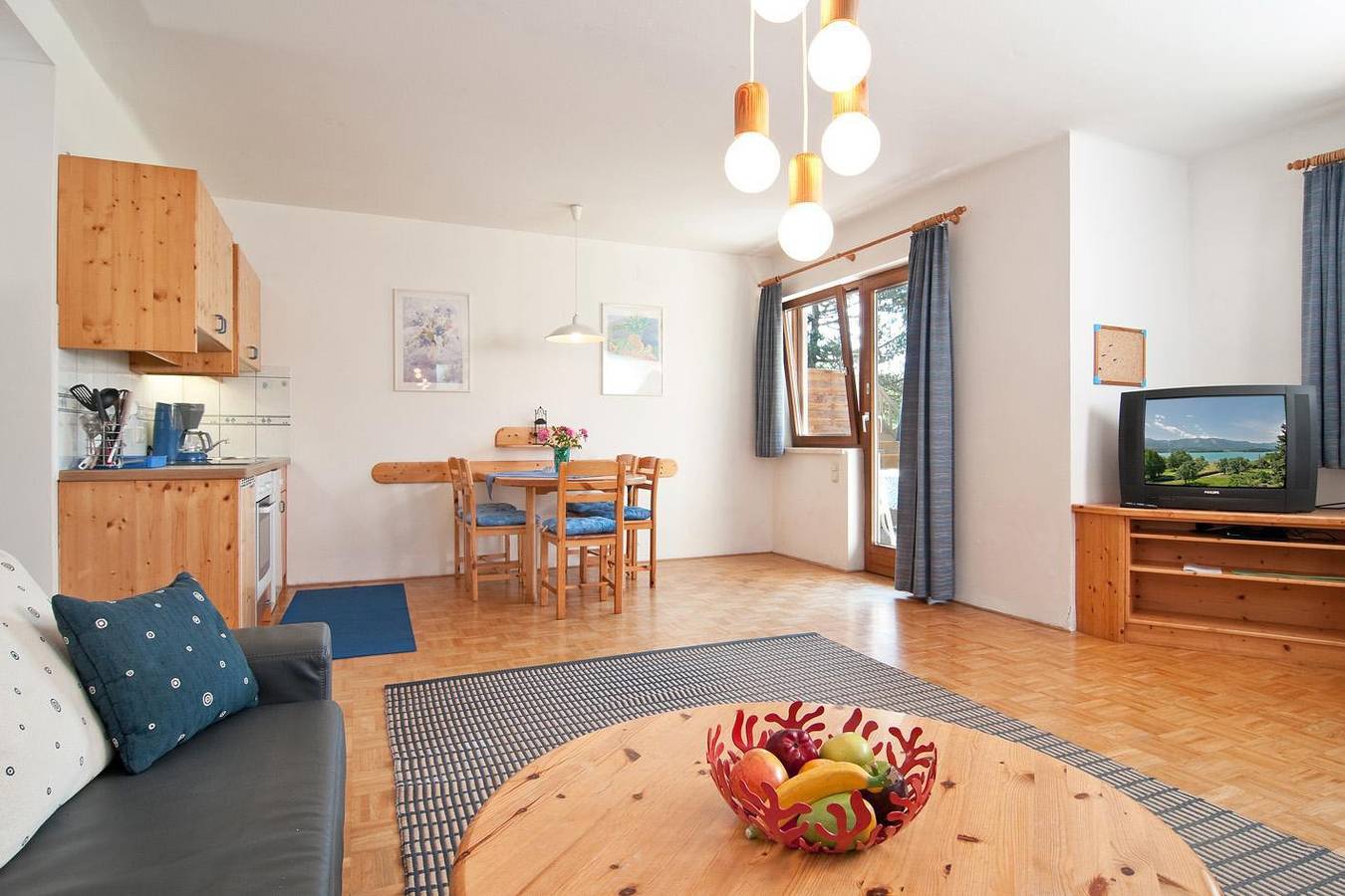 Ganze Ferienwohnung, Haus Bergblick in Karawanken und Bachergebirge, Finkenstein am Faaker See
