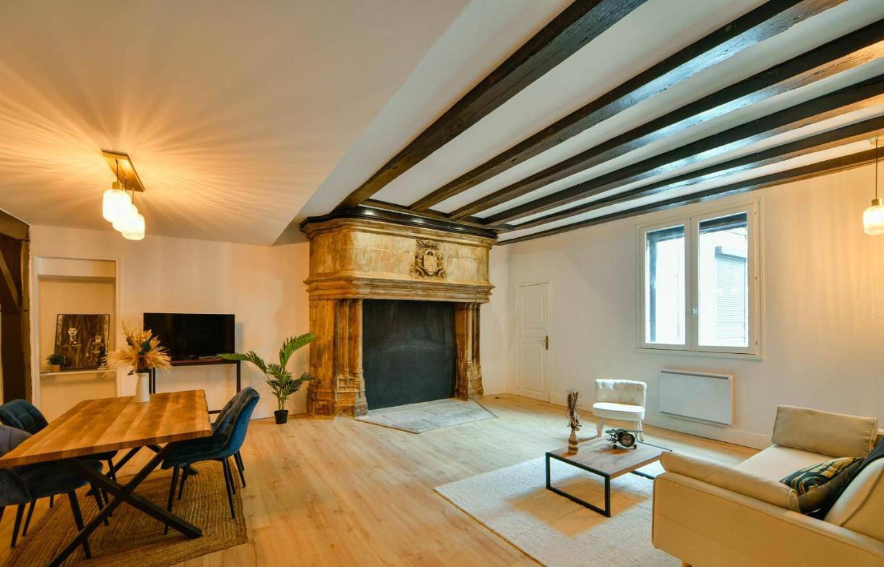 Appartement entier, La Dame Blanche - Appartement hypercentre historique - Parking privé in Bourges, Région de Bourges