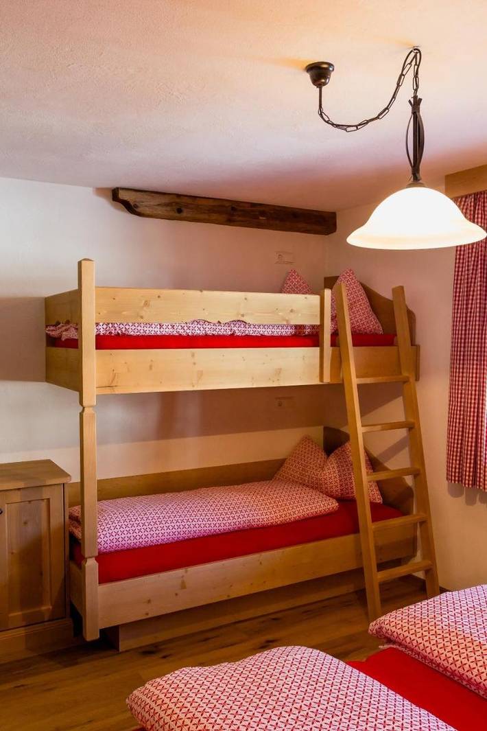 Gîte pour 4 personnes, avec vue et jardin à Villabassa - 2