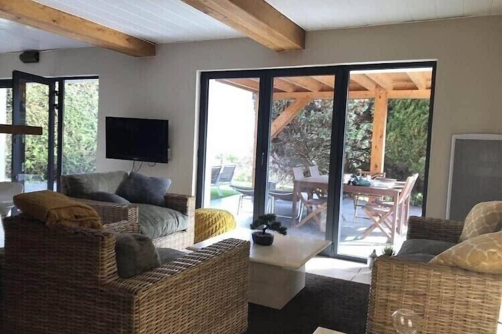 Cosy chalet apartment in Sévrier, Parque natural regional del Macizo de Bauges