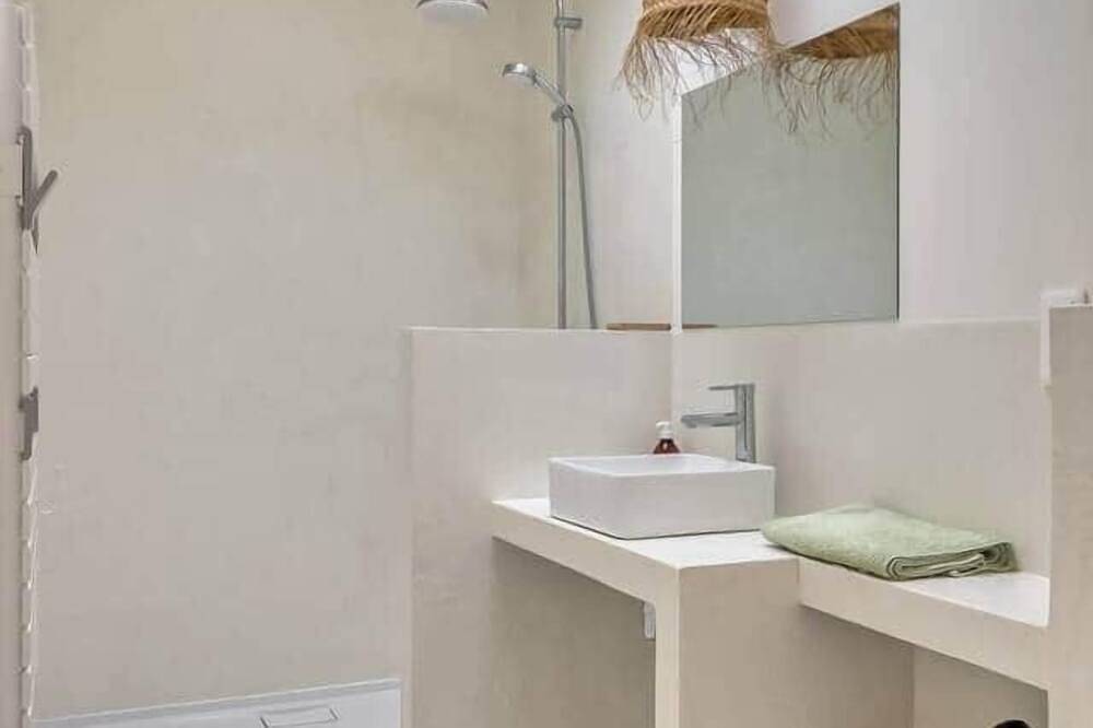 Casa Zao Jolie maison en bois brut de 50m2 à in Gouville-sur-Mer, Région de Coutances