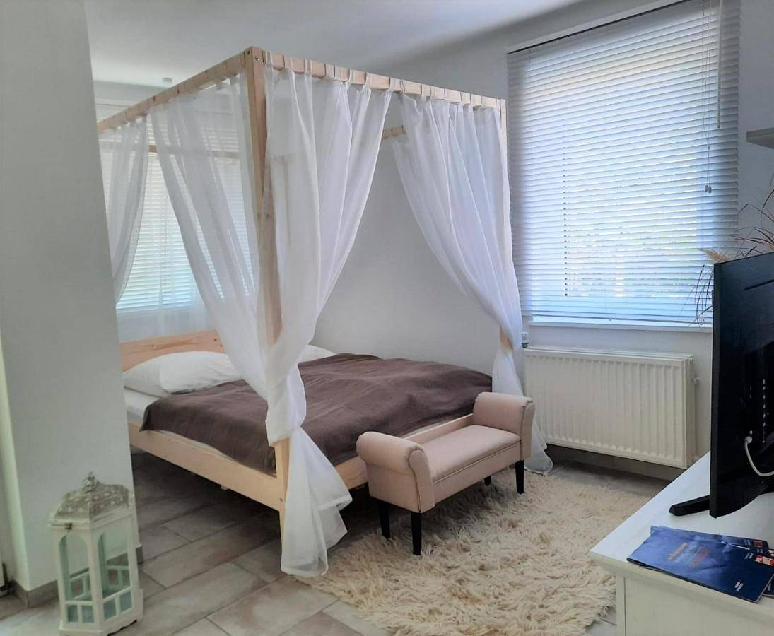 Ganze Wohnung, Two-Bedroom Apartment in Berlin Waidmannslust, Berlin