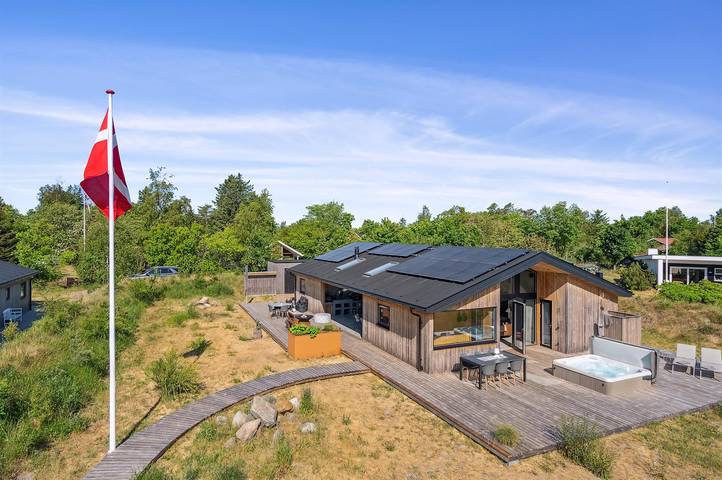 Ferienhaus für 8 Personen, mit Sauna und Terrasse sowie Whirlpool in Nordostjütland