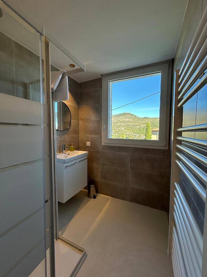 Location de vacances pour 10 personnes, avec jardin ainsi que terrasse et vue, animaux acceptés à Colomars - 3