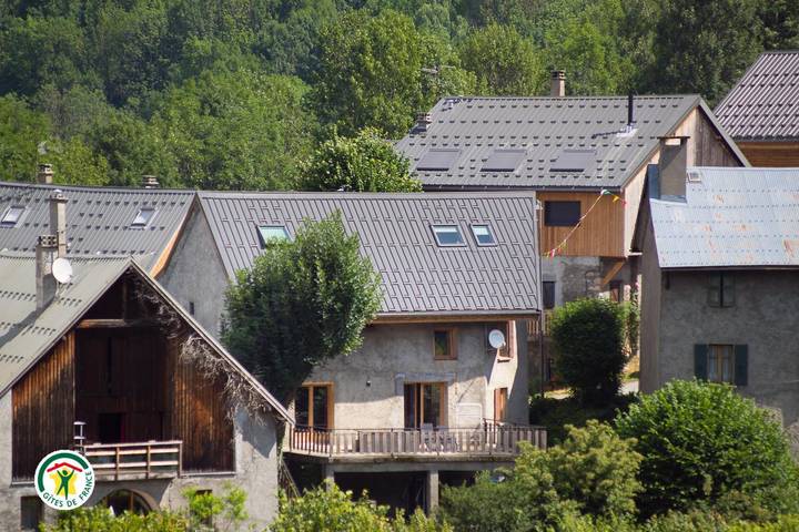 Maison de vacances pour 10 personnes, avec terrasse et jardin à Oz
