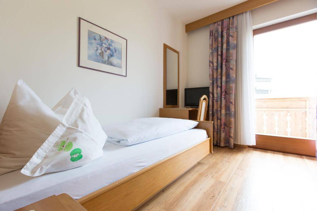 Single Room with Mountain View in Dorf Tirol, Texelgruppe