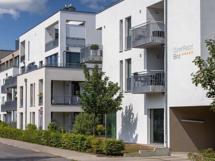 Ferienwohnung für 4 Personen, mit Balkon und Whirlpool sowie Terrasse und Sauna in Binz - 2