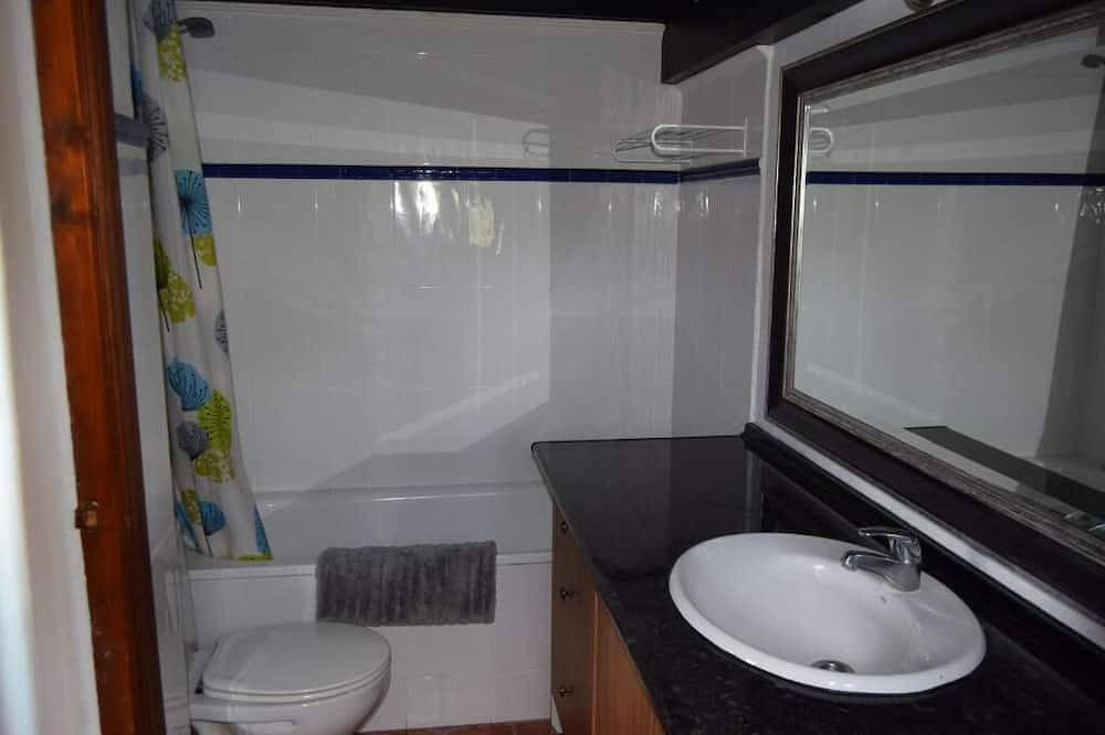 Geheel appartement, Mount Tatum apartments! A short drive to el chorro lakes in Pizarra, Málaga Provincie