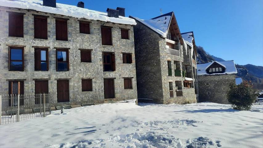 Apartamento de vacaciones para 4 personas, con jardín además de vistas y vistas al lago - 1