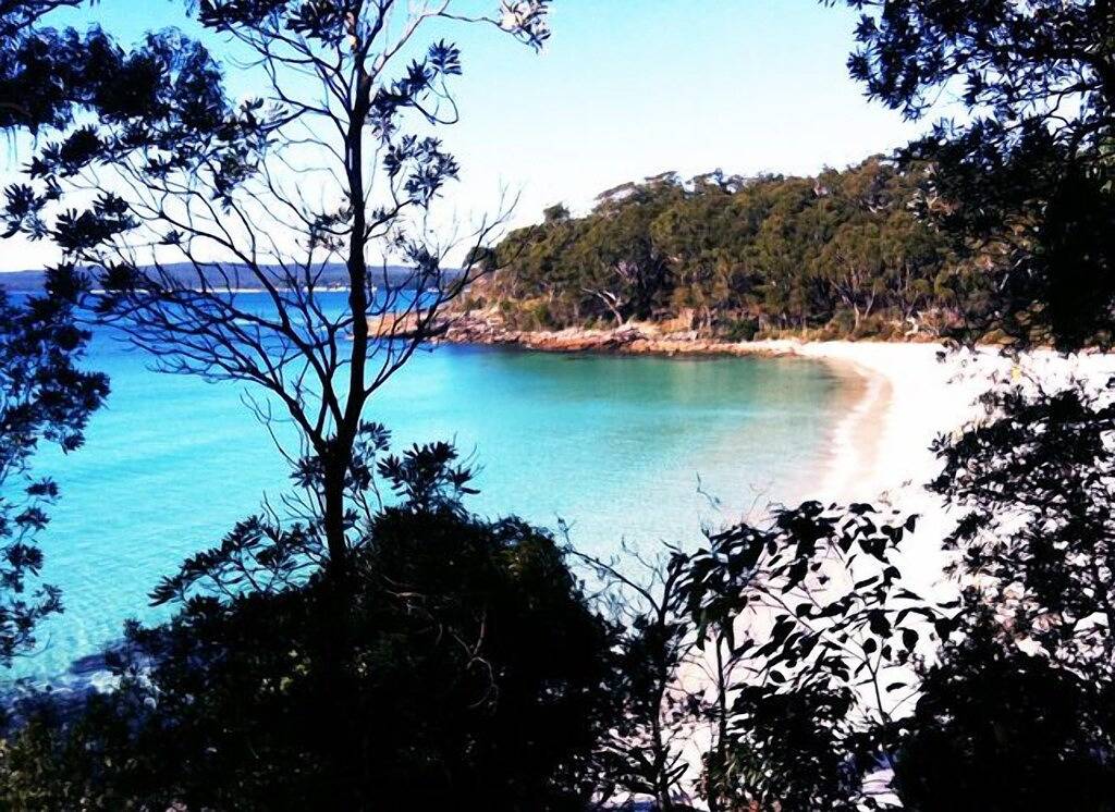 Ganze Wohnung, Familienfreundlich - 750 m zum Strand, 300 m zum Park und 60 m zur nächsten Bar / Restaurant in Huskisson, Jervis Bay