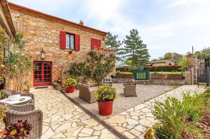 Agriturismo für 8 Personen, mit Whirlpool und Pool sowie Garten in der Toskana