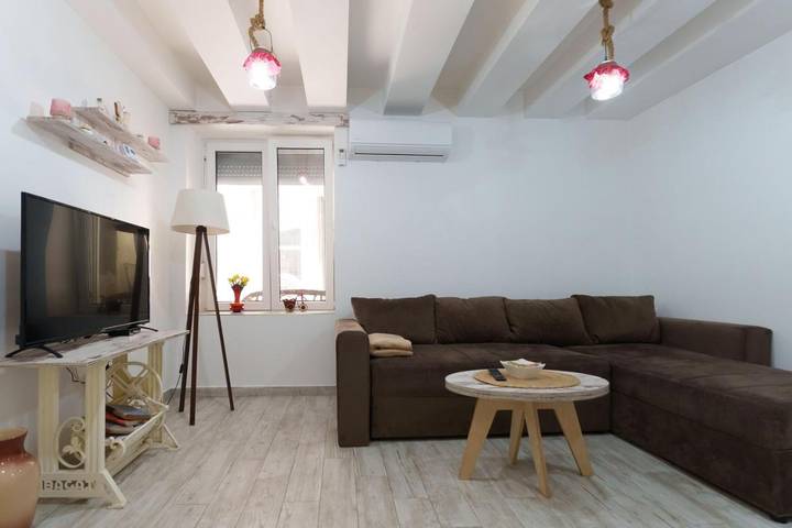 Ferienwohnung für 4 Personen, mit Ausblick und Garten in Belgrad - 3