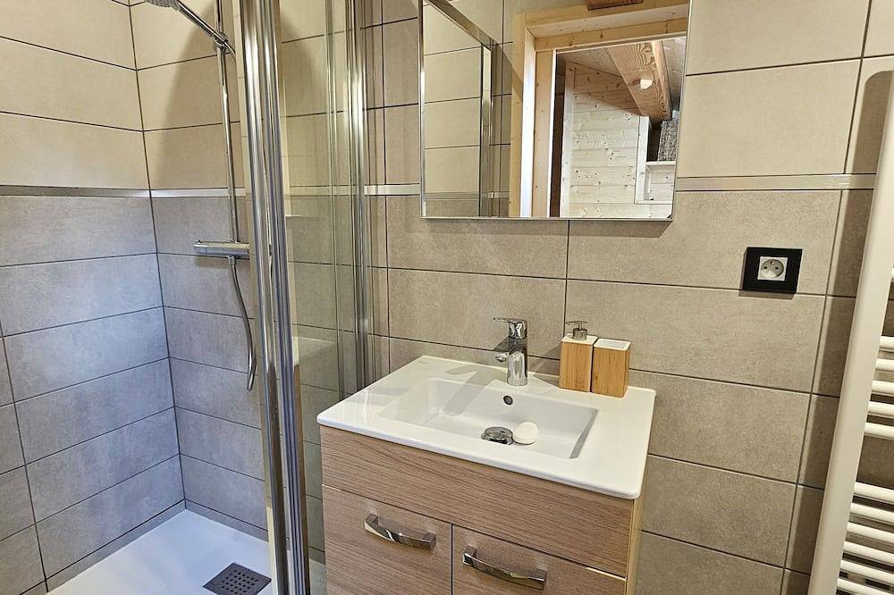 Ganze Wohnung, Buqa - Eine modern ausgestattete alpine \"die ganze Saison\" Wohnung im Zentrum von Samoens in Samoëns, Region Bonneville