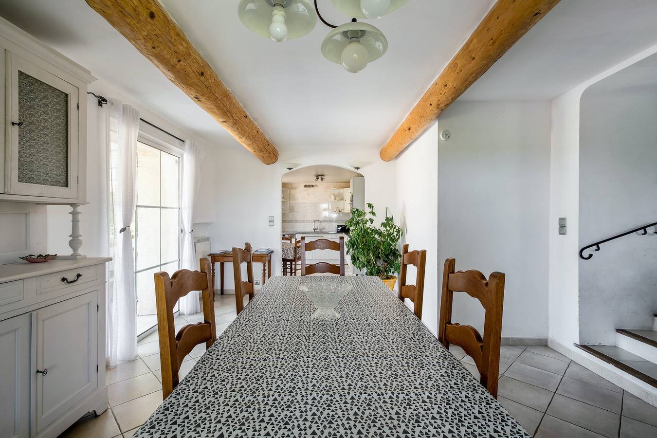 Charming Villa in La Tour-d'Aigues with Private Pool in La Tour-d'Aigues, Parc naturel régional du Luberon