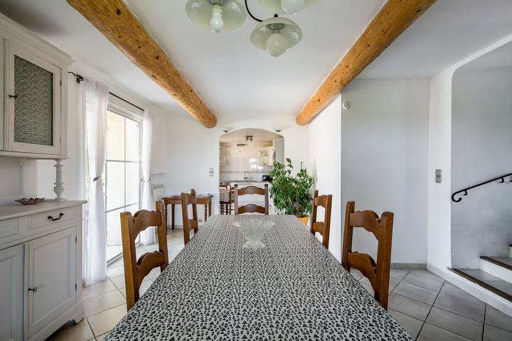 Location de vacances pour 10 personnes, avec piscine et terrasse à La Tour-d'Aigues - 4