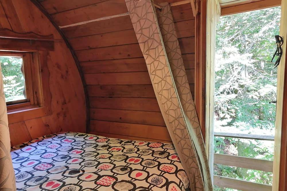 Col de la Faucille Tonneau in Mijoux, Parc naturel régional du Haut-Jura