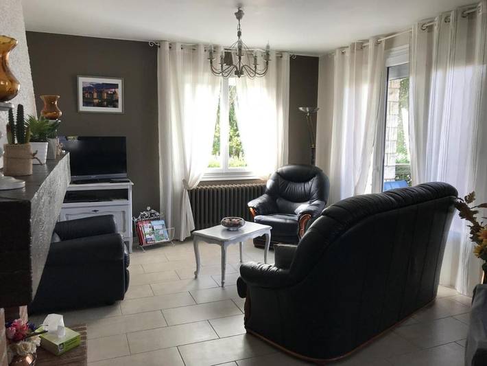 Location de vacances pour 6 personnes, avec terrasse et jardin à Dhuizon - 4