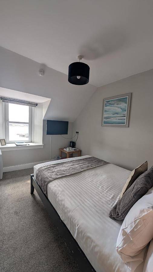 Comfort Single Room with Sea View in Portree, Highlands