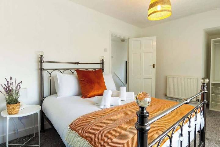 Stylish Comfort: 2Br Home in the heart of Wigan in Wigan, Grand Manchester