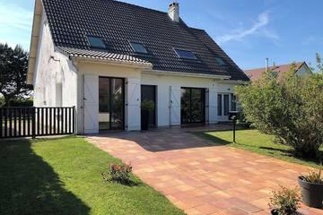 Location de vacances pour 13 personnes, avec jardin à Camiers