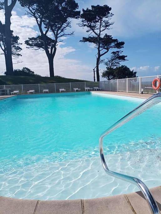 Two-Bedroom House in Locmaria-Plouzané, Région de Brest