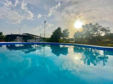 Casa de vacaciones para 6 personas, con piscina además de vistas y terraza, Se admiten mascotas en Provincia de Badajoz