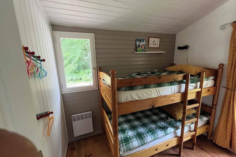 Chalet Canadien en bord d'étang in Saint-Laurent-des-Hommes, Périgord Blanc