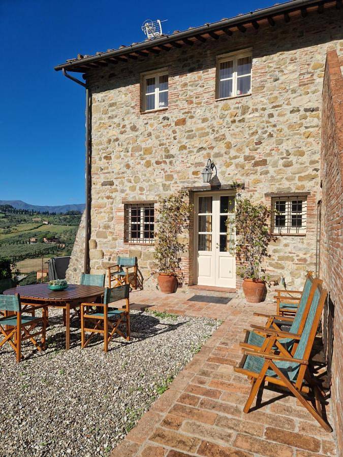 Chalet per 4 persone, con Idromassaggio e Terrazza nonché Giardino e Panorama a Lucca