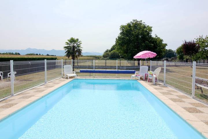 Gîte for 5 people, with garden and pool - 1