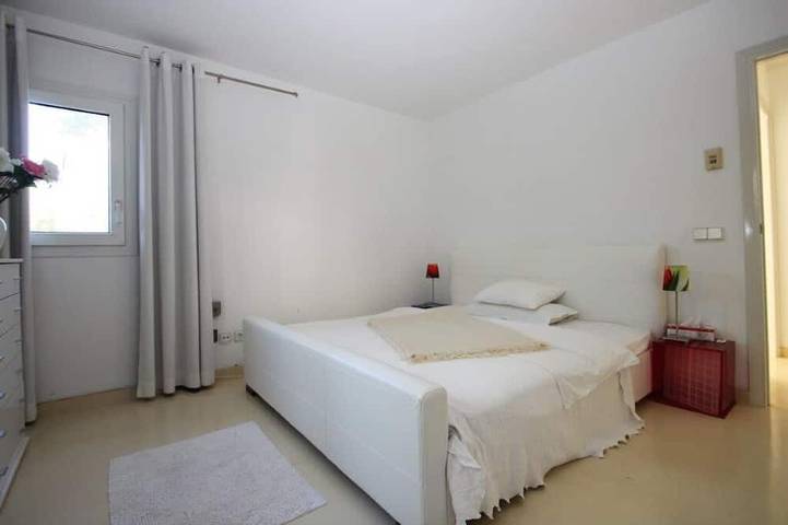 Location de vacances pour 6 personnes, avec jardin à Cala Llonga - 2