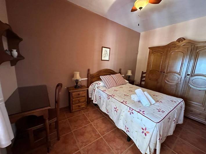 Casa rural para 6 personas, con Terraza además de Jardín y Vistas en Cañete de las Torres - 2