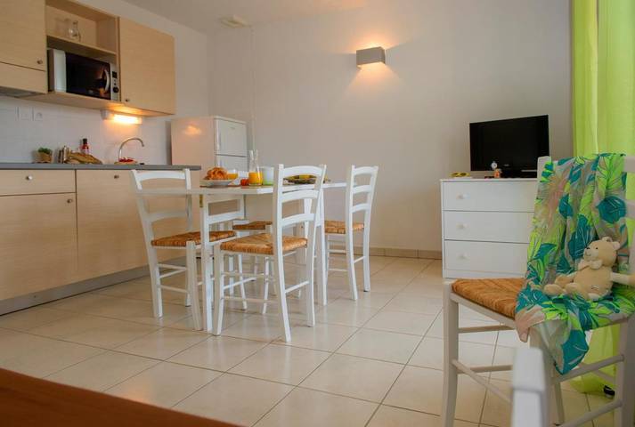 Location de vacances pour 4 personnes, avec jardin ainsi que vue et piscine à Eauze - 3