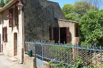 Gîte pour 6 personnes, avec jardin, animaux acceptés à Sillans-la-Cascade