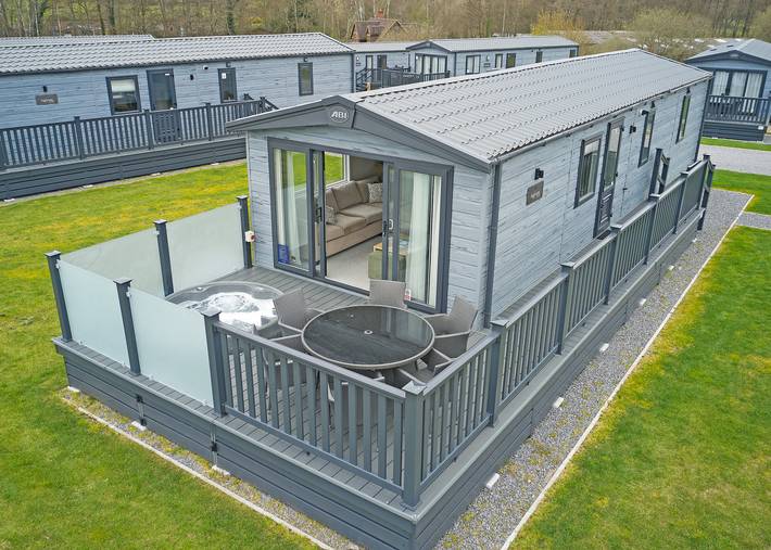 Glamping for 6 people in Wiltshire